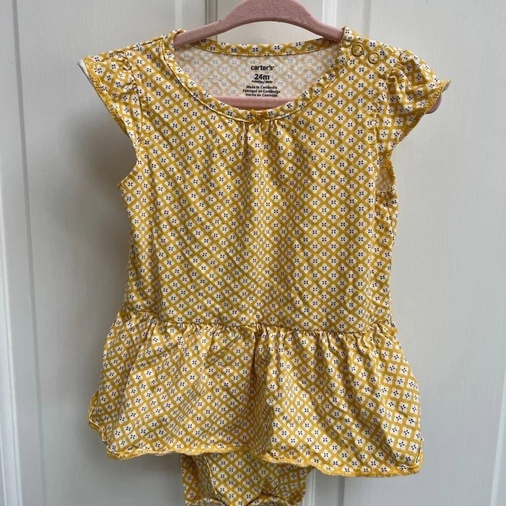 NWOT Carter’s 24M Yellow and White Girls Short Sleeve Blouse Onesie
